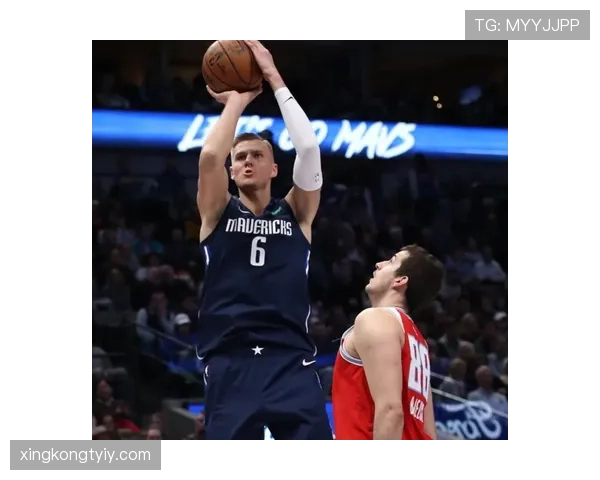 波尔津吉斯无球牵制改变对手防守布局